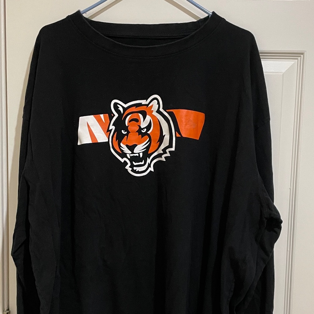 Black long sleeve 4XLT Bengals tee
